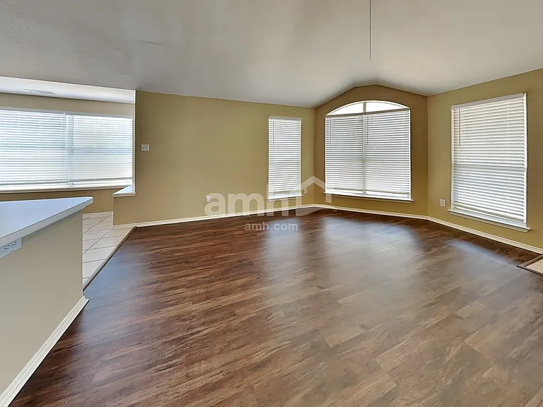 881 N Old Orchard Ln — Photo 6