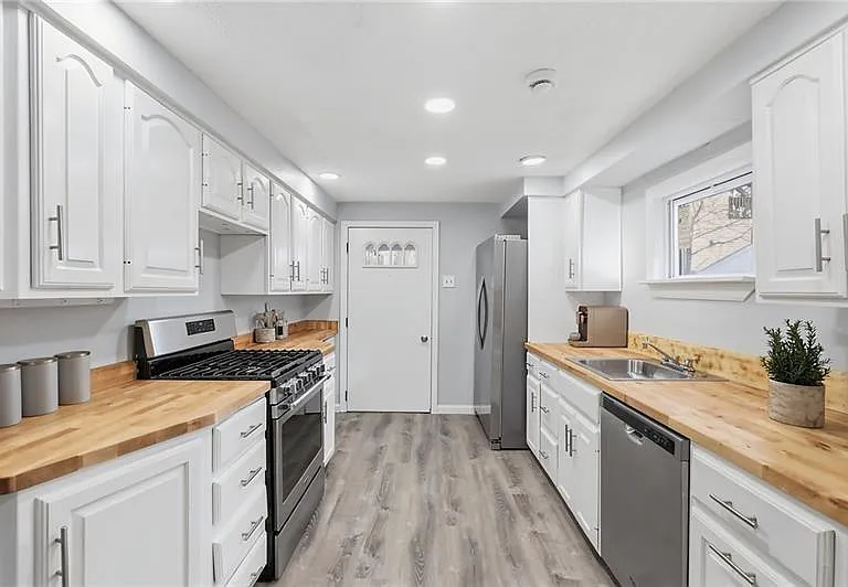 228 Sylvan Walk — Photo 3