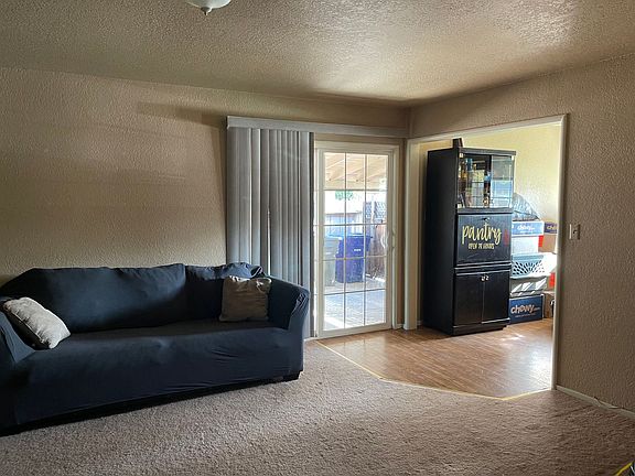 3rd image of 938 Adams Ave