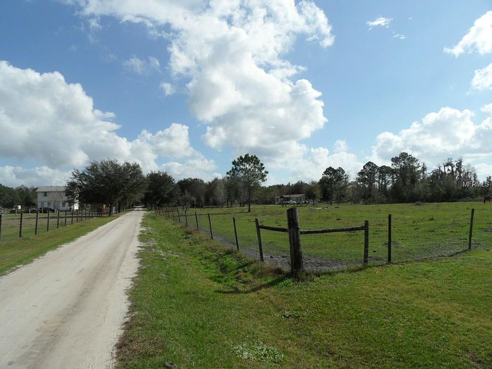 2nd image of Wee Farms Ln