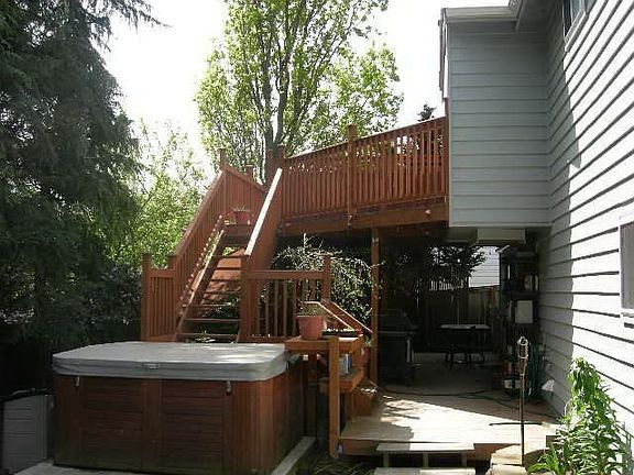 Hot Tub Stays!