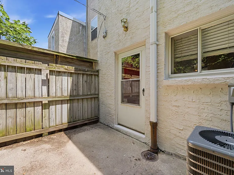 928 N Bambrey St — Photo 27