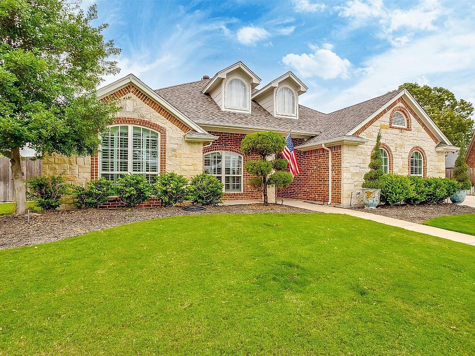1st image of 213 Dominion Ct