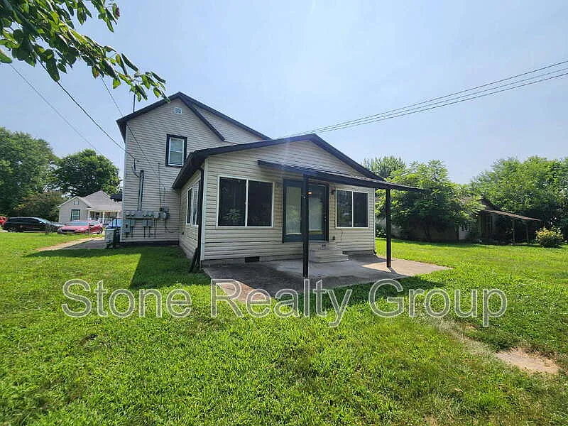 2920 N 15th 1/2 St #3