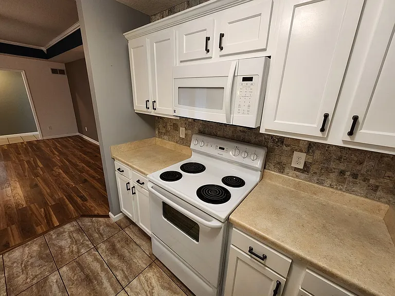 3003 NE Walnut Grove Rd — Photo 10