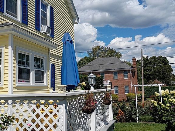 5th image of 333 Langley St