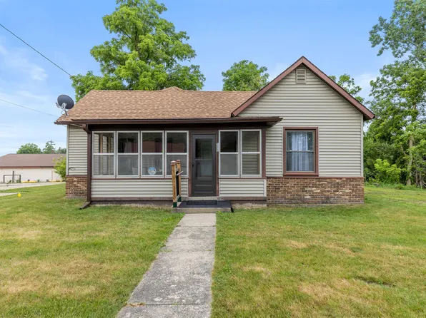 111 N Main St, Crystal, MI 48818