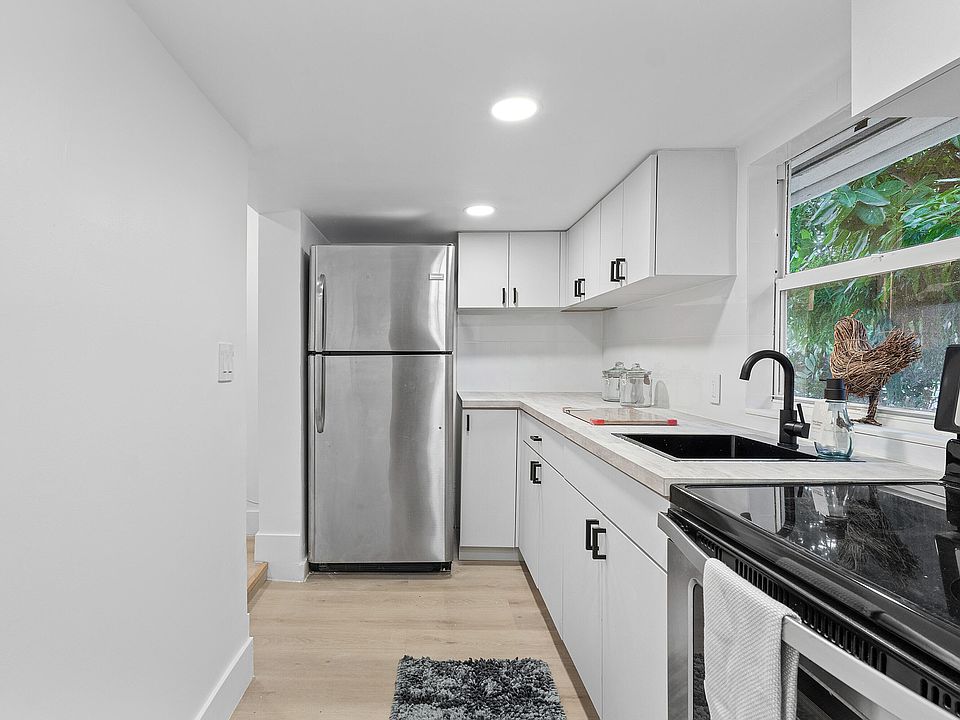 1st image of 107 SW 4TH Avenue