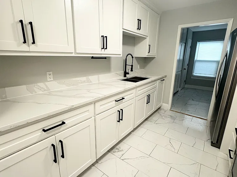 Live Oak Dr — Photo 2