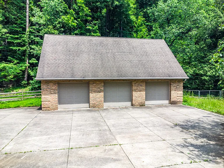 3423 Yellow Creek Rd — Photo 118