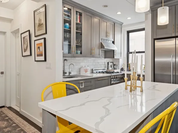 211 East 35th Street 4D image 3 of 6