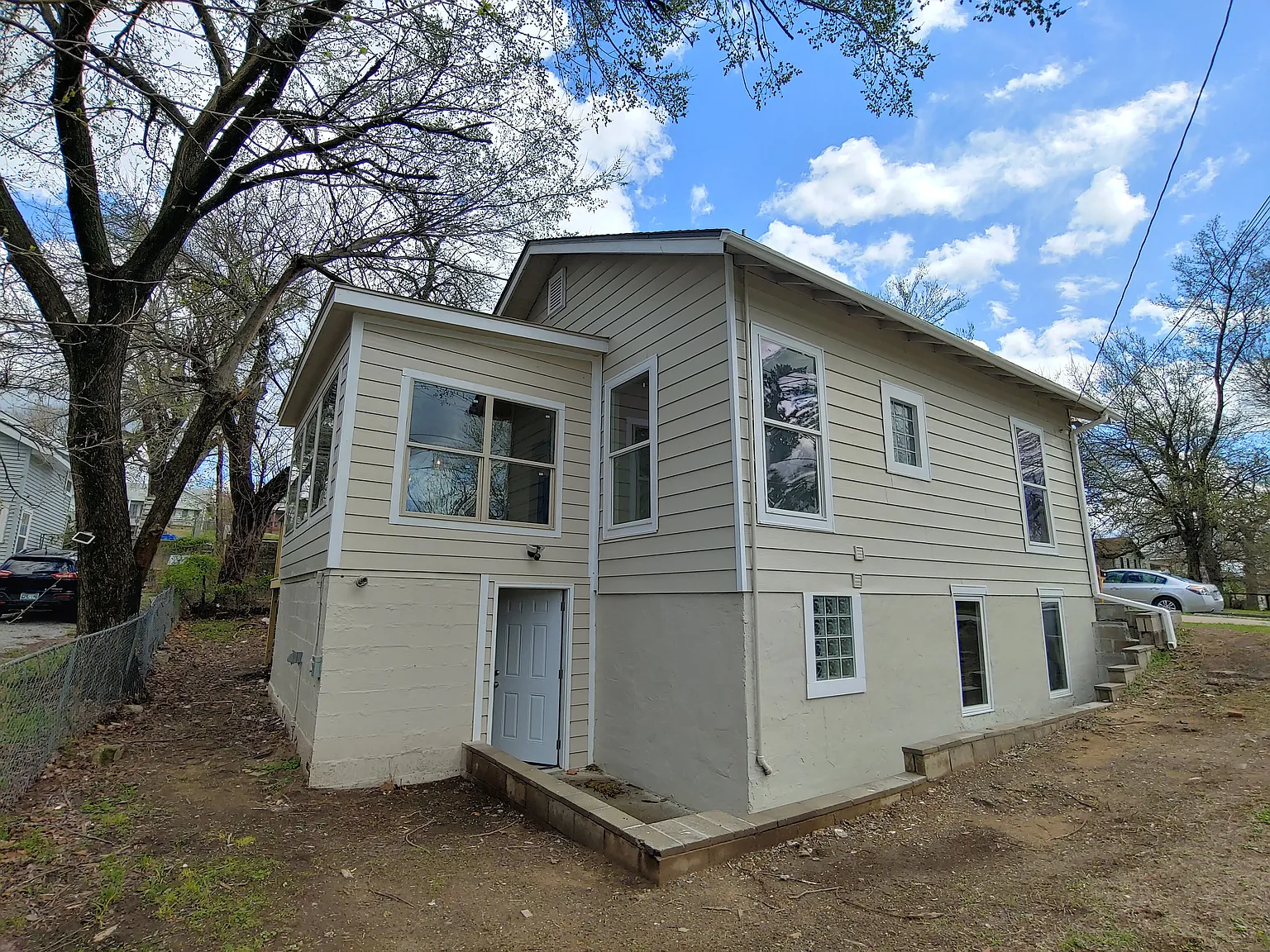 3 bed, 1600 sqft, $1,400 — Photo 3