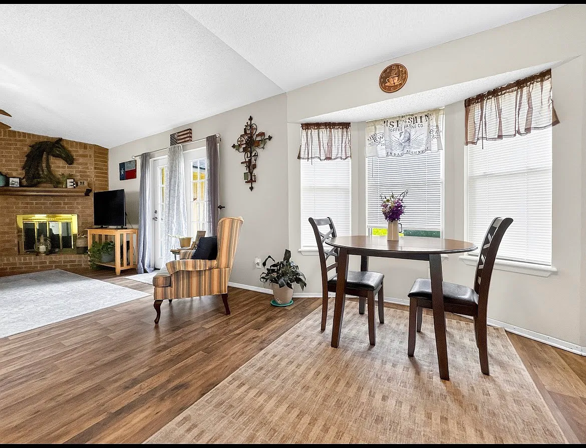 3 bed, 1500 sqft, $2,000 — Photo 3