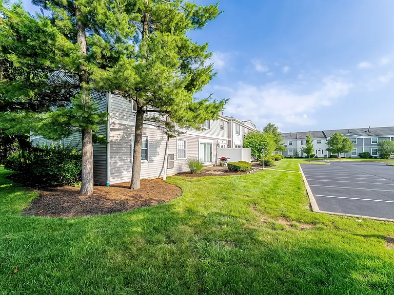 Olmsted Falls Village Apt - SPO Properties — Photo 5
