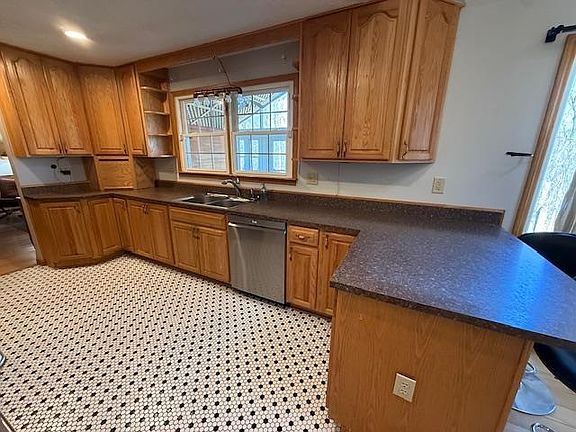 3rd image of 7842 College Corner Rd