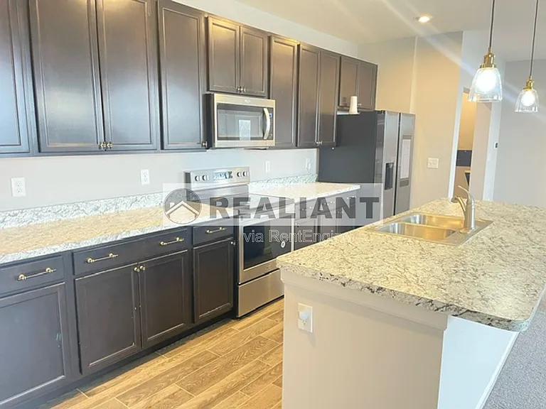 1373 Rubyhill Ln — Photo 19