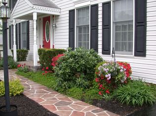 100 Ridgeview Dr, Etters, PA 17319