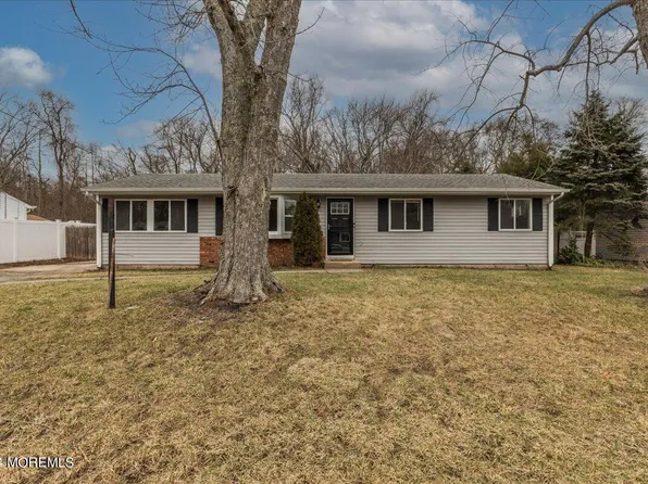 23 Jeanette Street, Bayville, NJ 08721