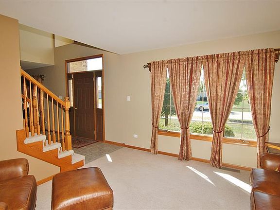 3rd image of 2754 Molly Ct