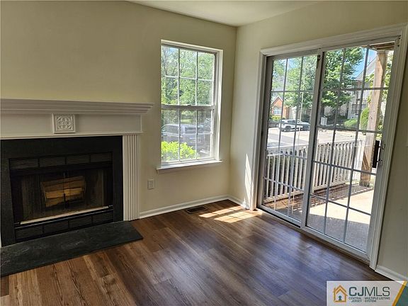 Living Rm to Slider Patio