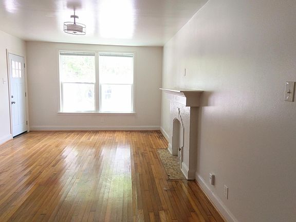 3rd image of 6013 La Vista Dr