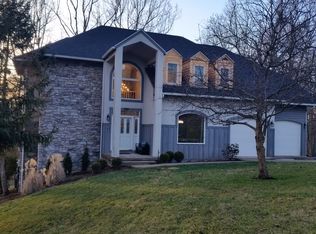 1005 Briarwood Rd, Bridgeport, WV 26330