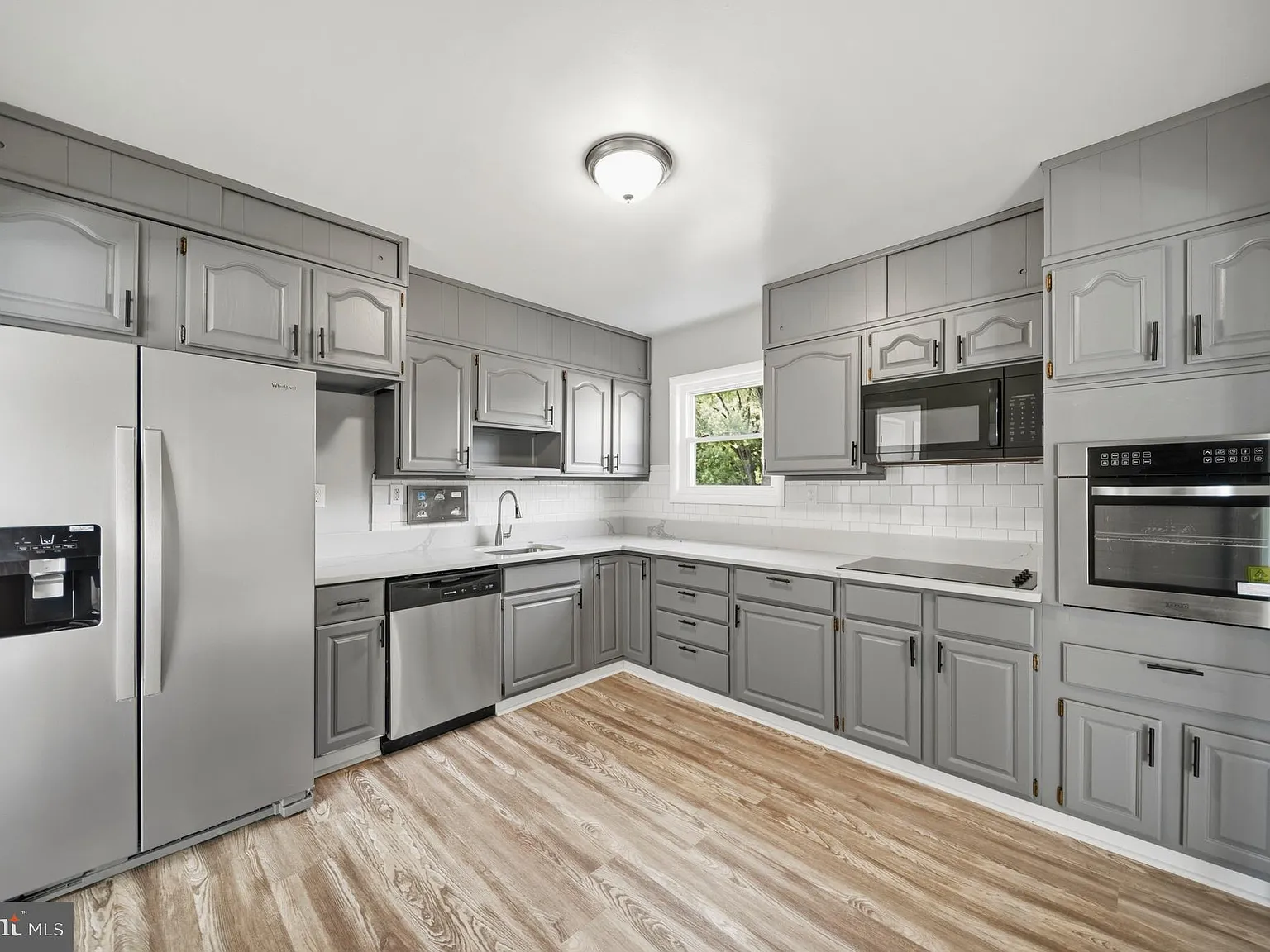 4 bed, 1819 sqft, $3,499 — Photo 1