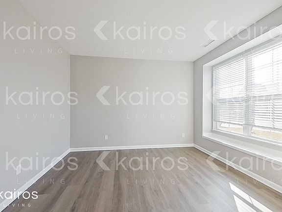 3rd image of 10350 Deercrest Ln
