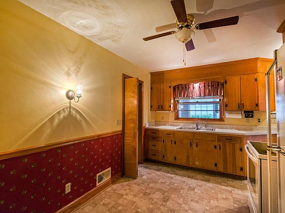 5th image of 6929 Greenway Dr
