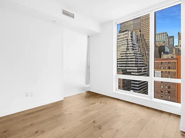 325 Lexington Avenue image 1 of 14