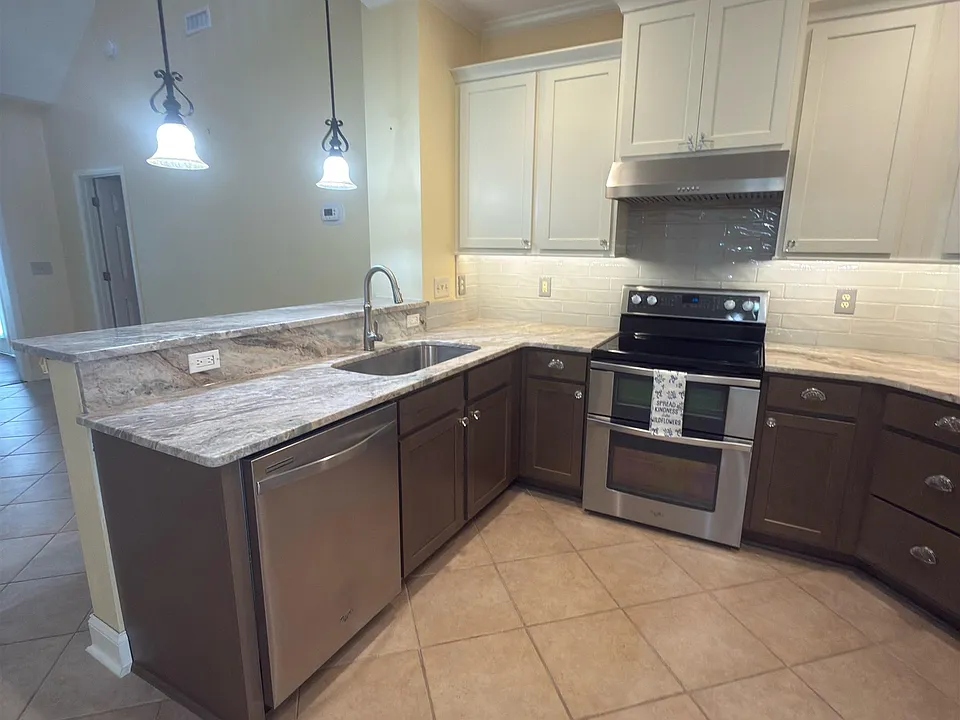 715 Botany Loop