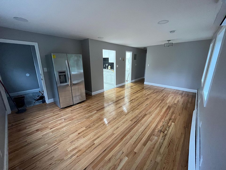 1st image of 4004 248th St Floor 1
