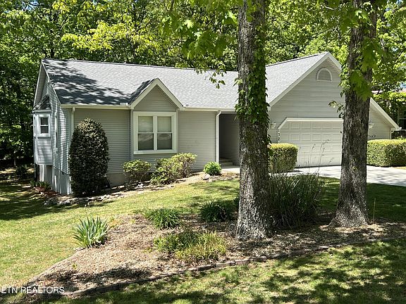 3rd image of 132 Cromwell Ln