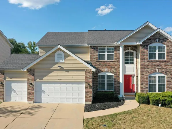 237 Magnolia Trace Dr, Ballwin, MO 63021
