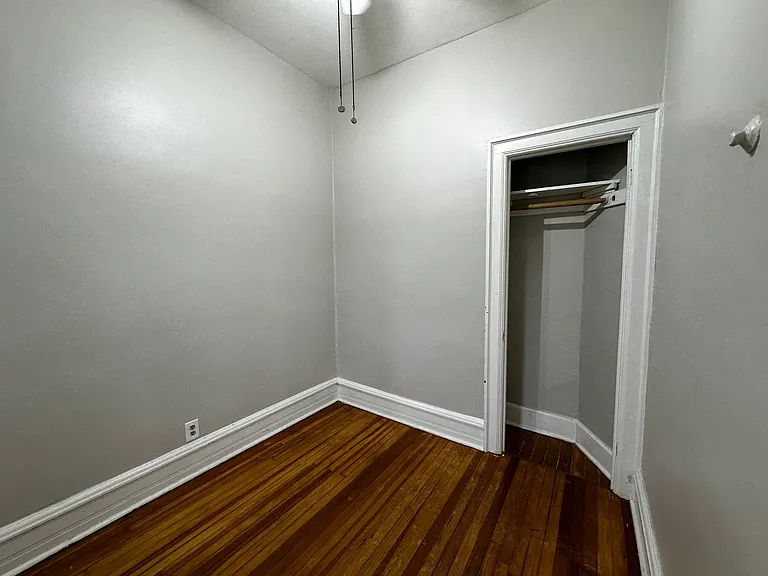 2241 N Seminary Ave #3 — Photo 2