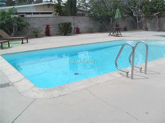 5th image of 812 Bonita Ave