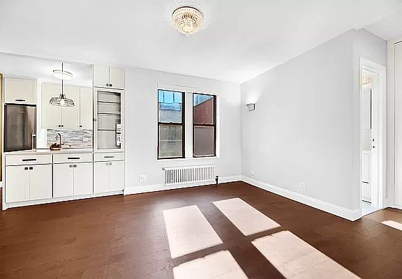 3rd image of 166 E 92nd St APT 6A