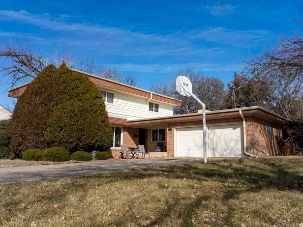 203 W 22nd St, Hays, KS 67601