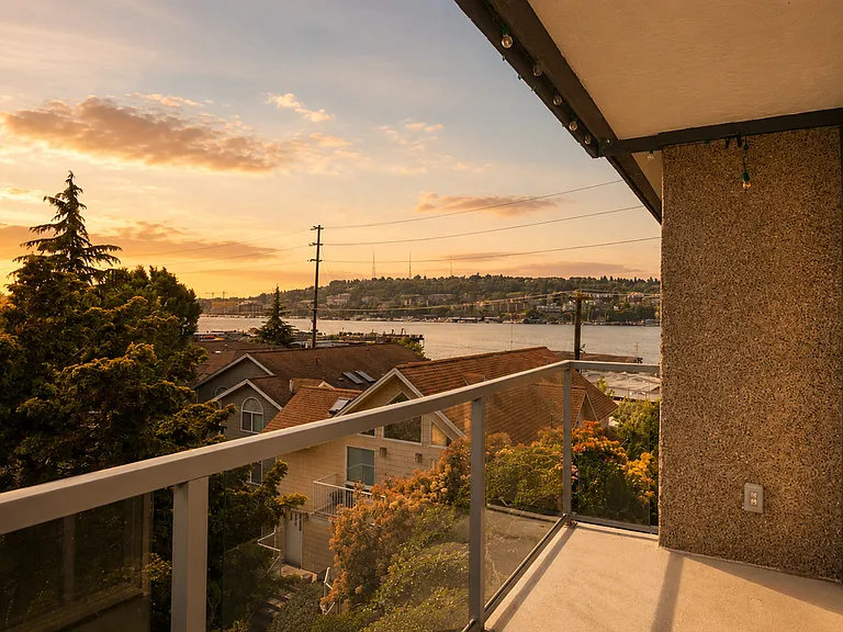 Minor Tower Apartments - Located in Eastlake — Photo 65