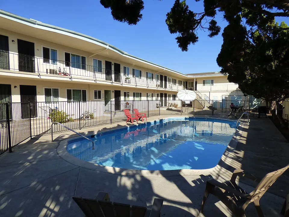 110 W. Renette Ave.