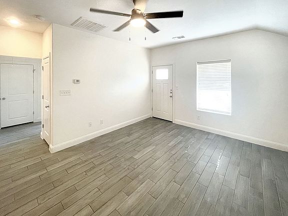 5th image of 501 W Munson St