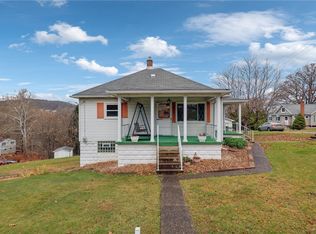 139 W Virginia Ave, Vandergrift, PA 15690