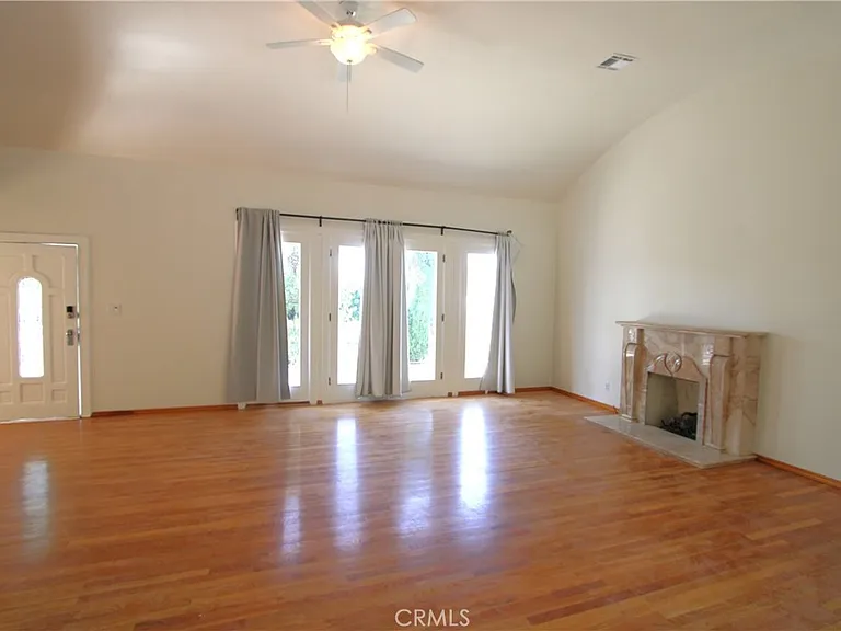 2035 Rangeview Dr — Photo 3