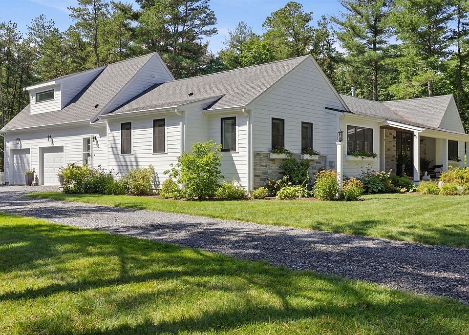 1st image of 7 Crane Landing Rd