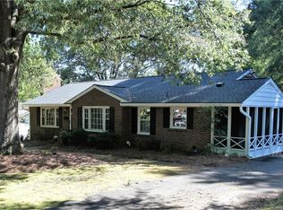 1507 Drumcliffe Rd, Winston Salem, NC 27103