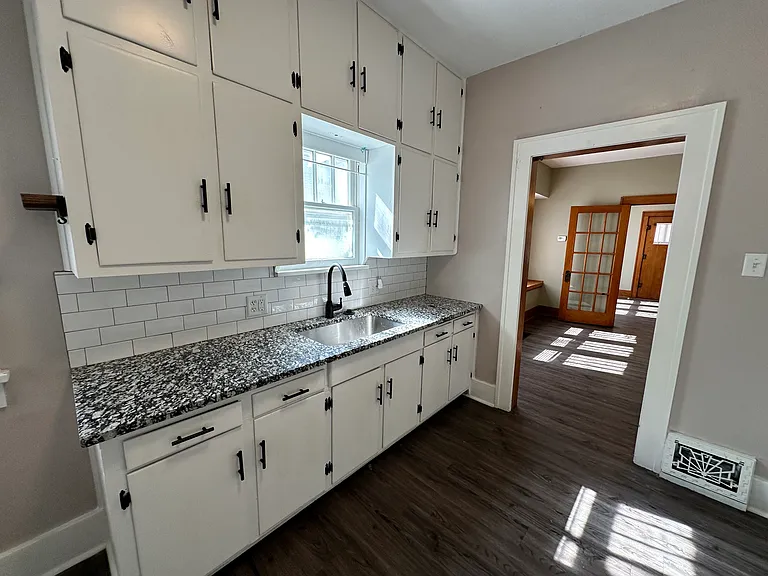 1318 S Hydraulic Ave — Photo 11