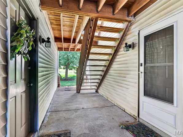 2542 Creve Coeur Mill Rd APT 1, Maryland Heights, MO 63043