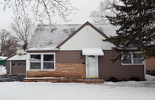 2nd image of 6828 10th Ave S