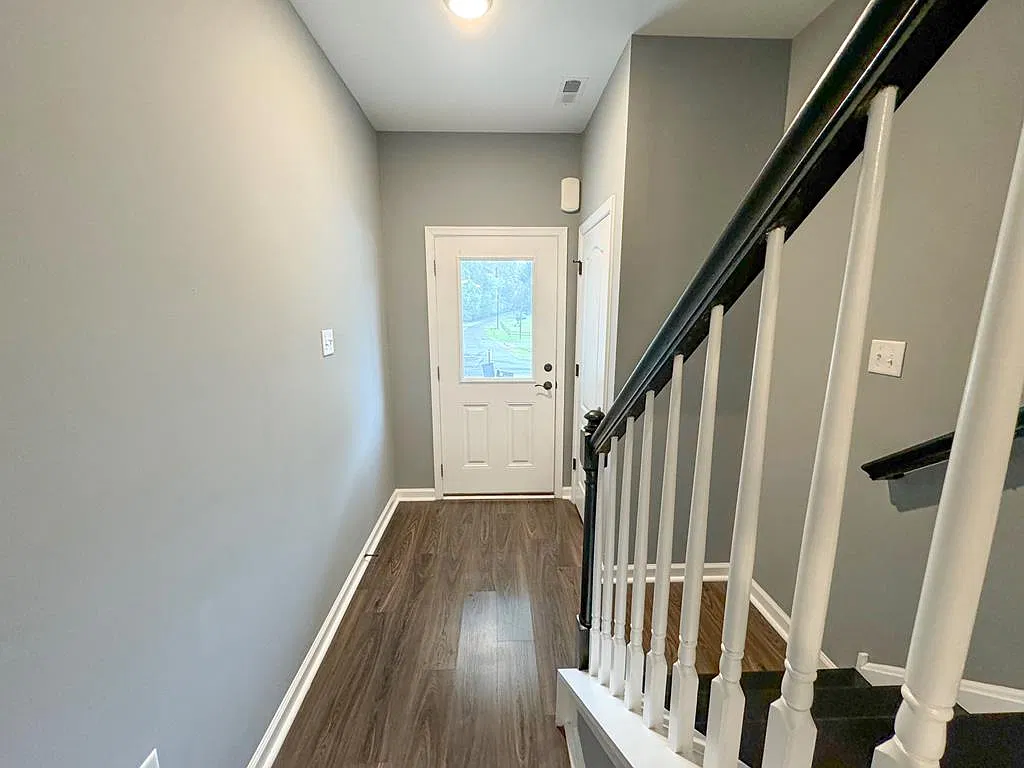 3 bed, 2.5 bath, $1,550 — Photo 2