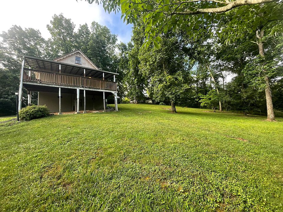 1st image of 228 Pine Dr